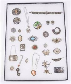 Lot 221: Tray Lot of Silver Jewelry