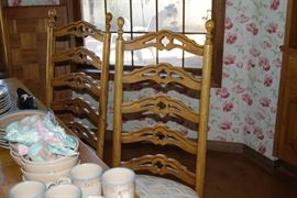 Thomasville Formal Dining Set with 6 chairs