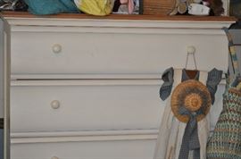 TALL THOMASVILLE CHEST