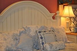 THOMASVILLE KING BED - DARLING LINENS TOO!