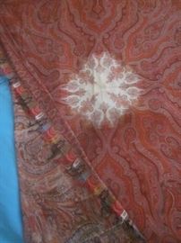 BEAUTIFUL PAISLEY IN GREAT CONDITION