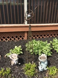 Some outdoor decor items (moved to garage for sale)
