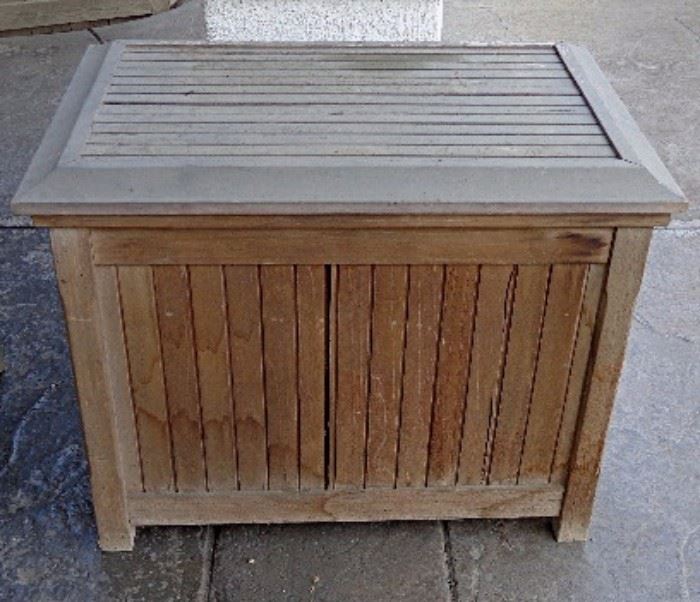 Barlow Tyrie refreshment Chest