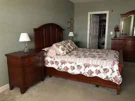 Broyhill Nightstand, Queen Bed