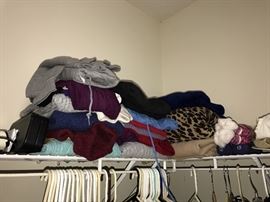 Nice Ladies Clothing P-M/L