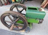 ANTIQUE HIT AND MISS ENGINE ,5 HP,
