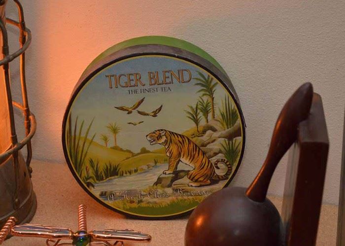 Vintage Tiger Blend Tea Box