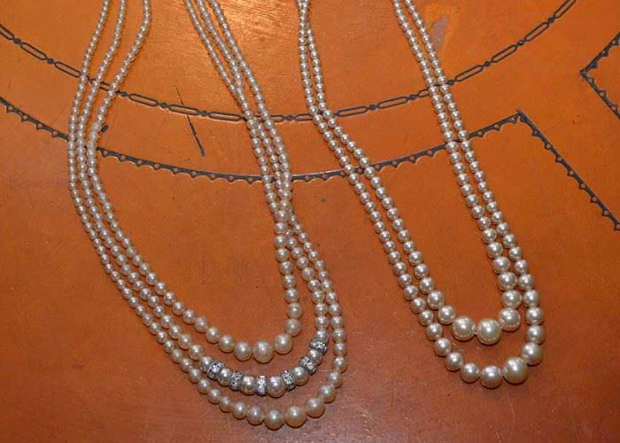 Women's Costume Jewelry (Necklaces)