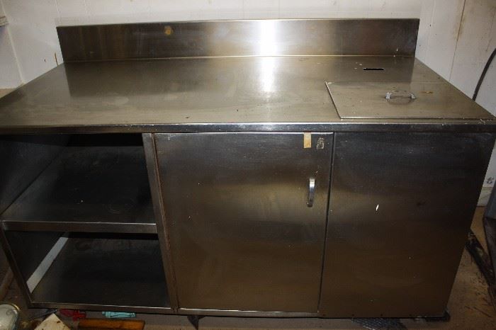 Stainless Steel Cabinet and Counter