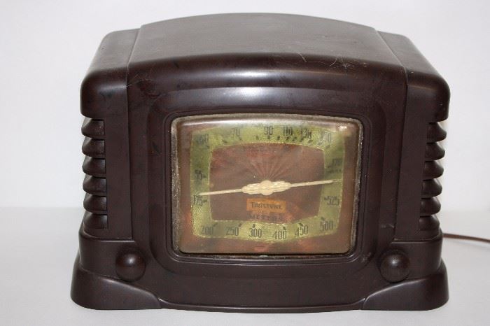 There are several Vintage table top radios