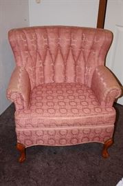 Vintage Tufted Chair.  CUMFEE!!