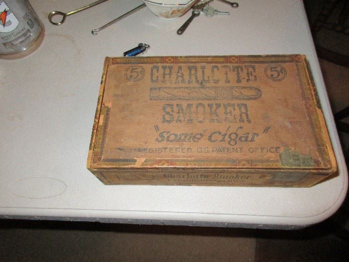 Old Charlotte Smoker cigar box