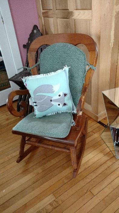 Wood rocking chair (parts or Repair)