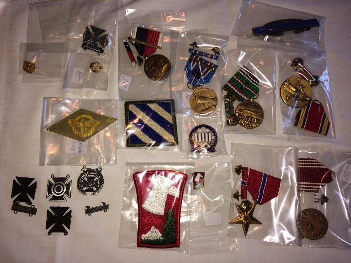 US WWII Patches & Pins