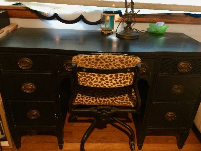 This desk and chair will not be at the sale. Please inquire at check out if interested.