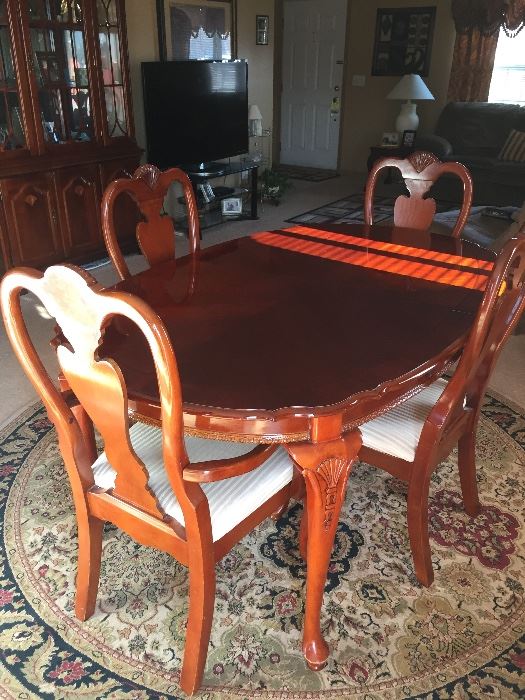 Cherrywood table that matches the dining room set same as previous picture