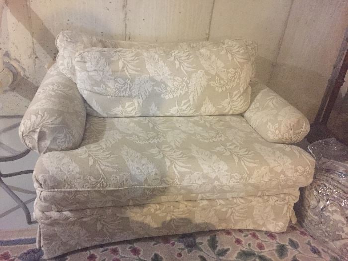 Oversize chair/loveseat $75*BUY IT NOW PAYPALL* 