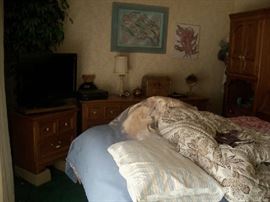 THOMASVILLE KINGSIZE BEDROOM SET