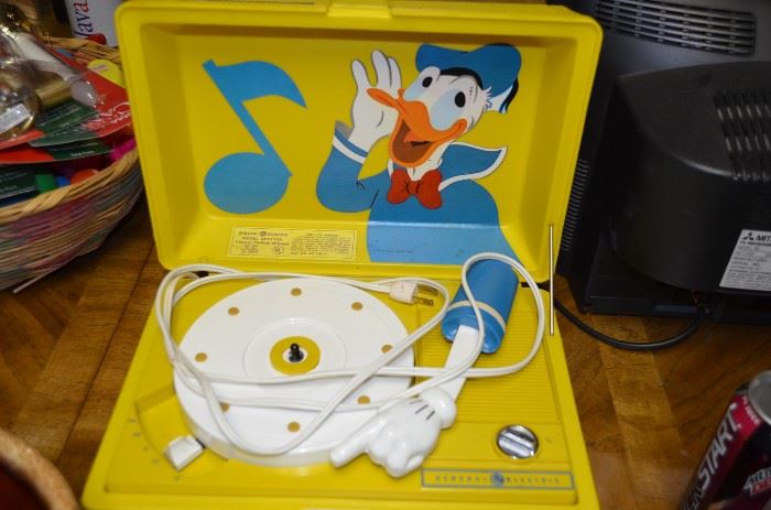 Daffy Duck Portable GE Turntable