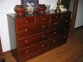 Pine dresser