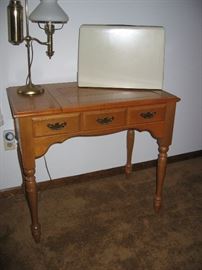 Sewing machine cabinet with Singer Futura II sewing machine