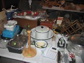 Miscellaneous kitchen items