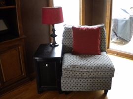 Accent chair