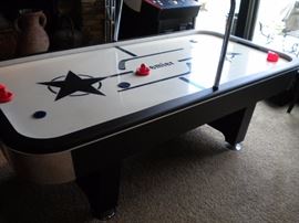 Premier air hockey