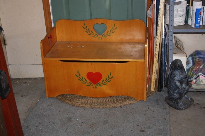 WOOD DEACON TOY CHEST
