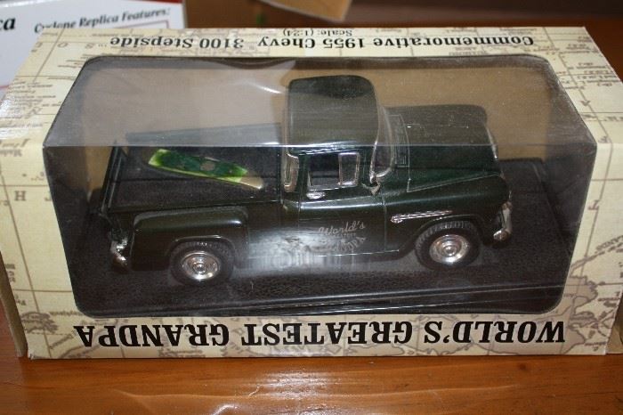 TOY CAR COLLECTIBLES