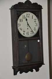 Vintage working New Haven Clock Co. wall clock