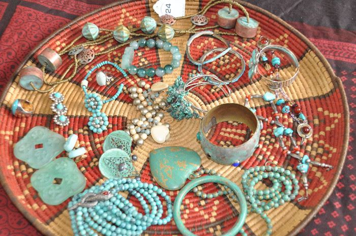 Great selection of touquoise jewelry perfect for the summer! 