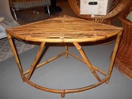 Rattan Corner Table