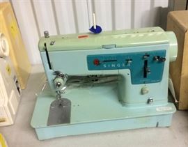 Singer portable sewing machine 