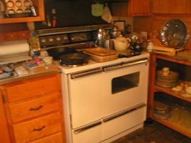 Vintage Hot Point Elec Stove, Wagner Skillet and Griswold Skillet