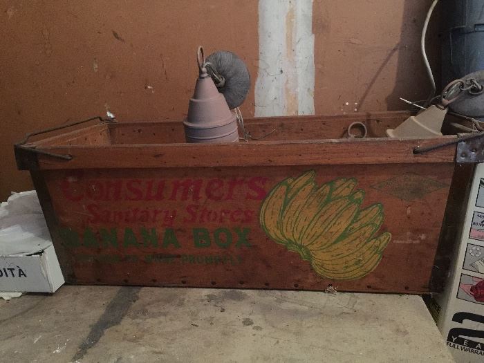 Vintage banana box - awesome!