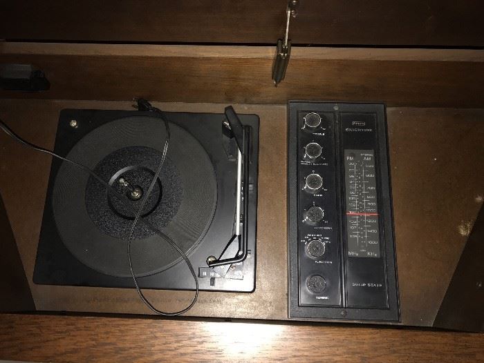 VINTAGE CABINET RECORD PLAYER