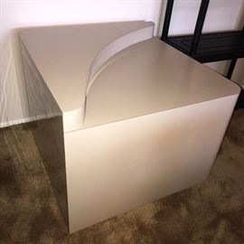 FORMICA MODERNIST  RAISED SIDE SQUARE TABLE