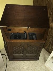 VINTAGE CABINET RECORD PLAYER