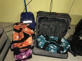 LOTS OF LUGGAGE-FLORAL LL BEAN BAGS