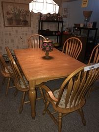 SOLID OAK WOODEN TABLE WITH 6 CHAIRS AND EXTRA LEAF