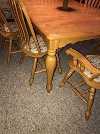 SOLID OAK WOODEN TABLE WITH 6 CHAIRS AND EXTRA LEAF