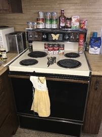 VINTAGE STOVE-WORKS GREAT!!! SUPER CHEAP PRICE