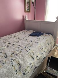 Twin white trundle bed