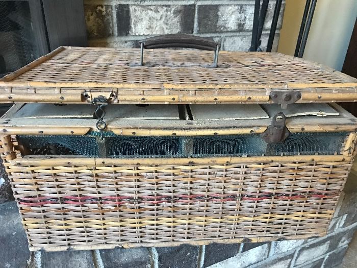 Antique Pigeon Wicker Carrier/Crate