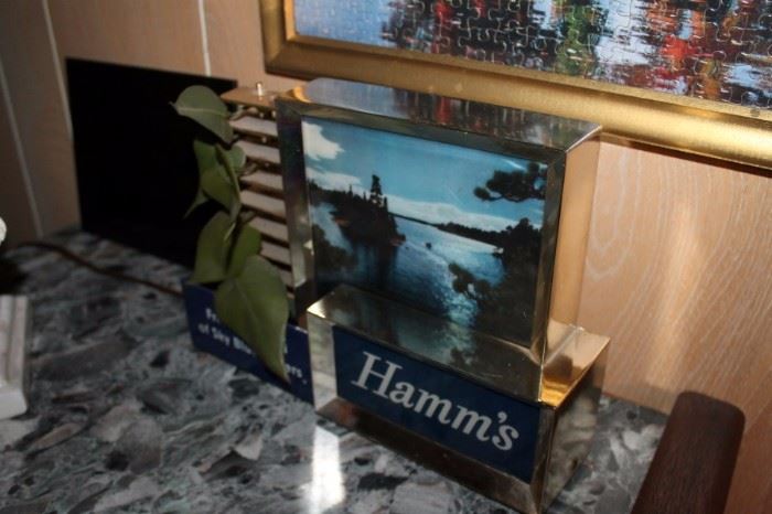 Vintage Hamm's beer light