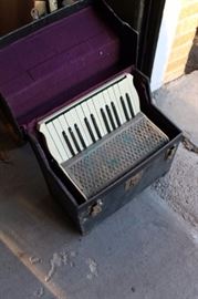Vintage accordion w/ case