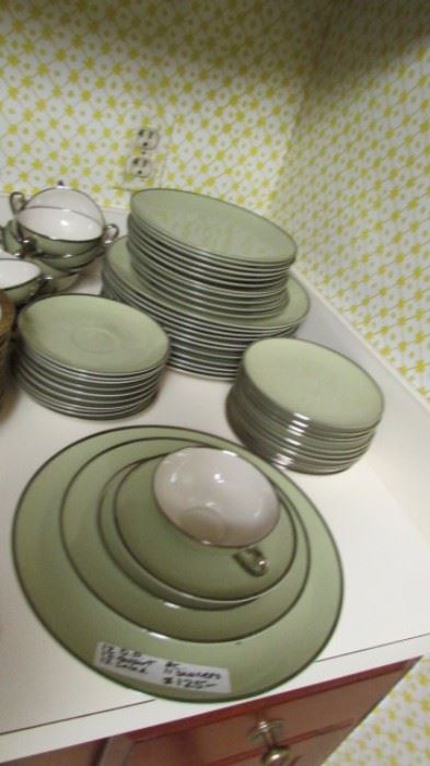 FRANCISCAN dinnerware - Complete for 9, and mostly for 12 settings