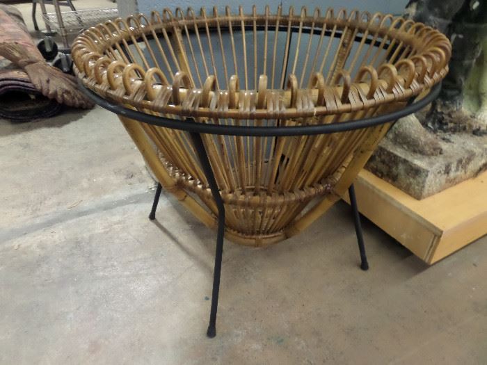 WICKER AND IRON STAND