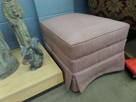 PADDED FOOT STOOL